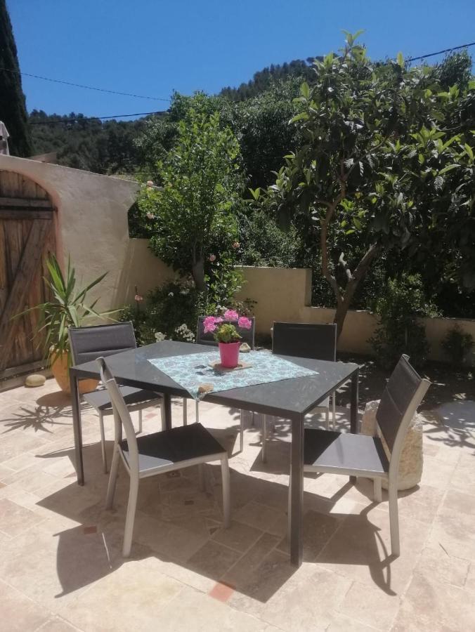 Maison provençale - 2 chambres - 2,5km de la plage Cassis Extérieur photo